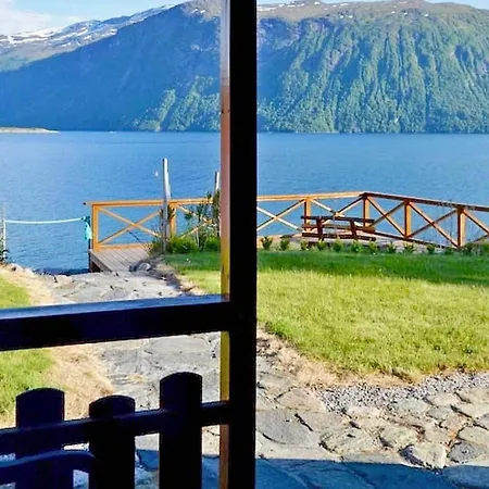 15 Person In Eidsvag-by Traum
