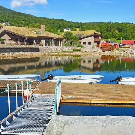 15 Person In Eidsvag-by Traum * Eidsvåg