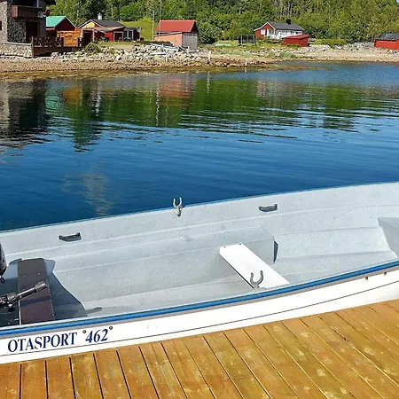 15 Person In Eidsvag-by Traum Eidsvåg