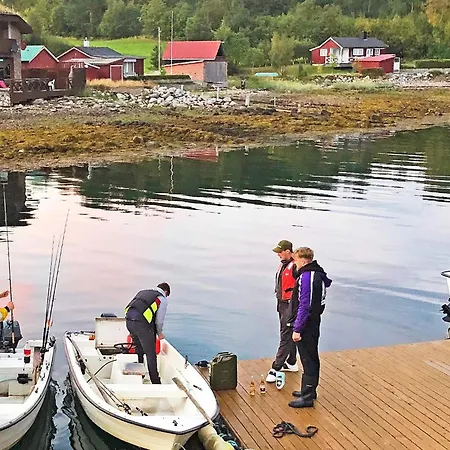 15 Person In Eidsvag-by Traum *